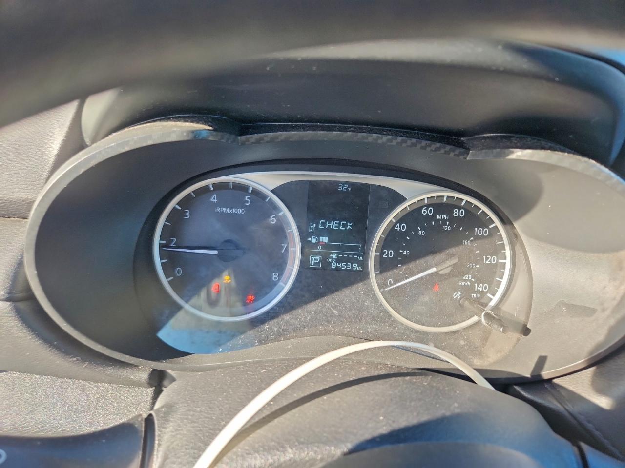 2021 NISSAN VERSA S photo 9