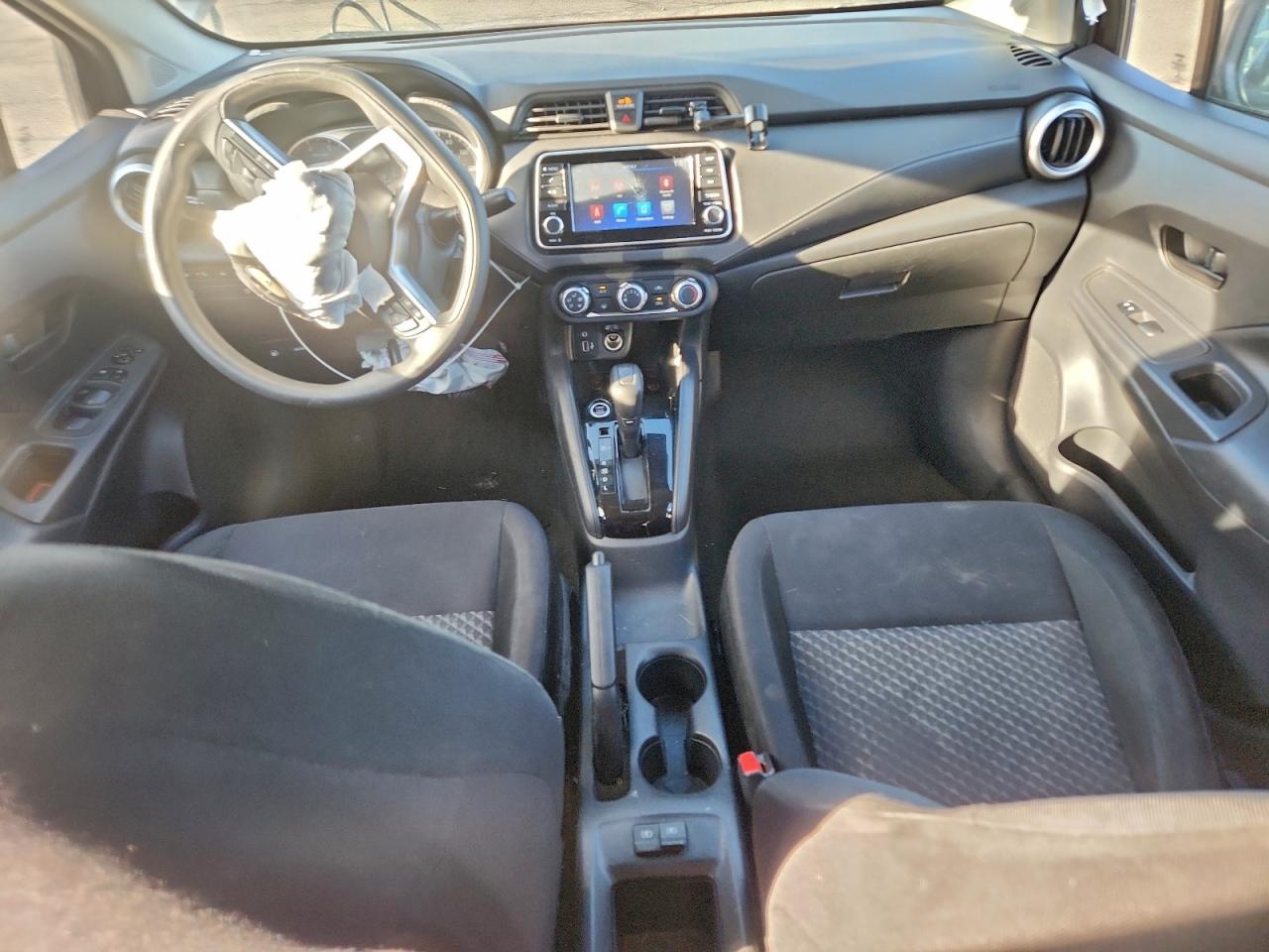 2021 NISSAN VERSA S photo 8