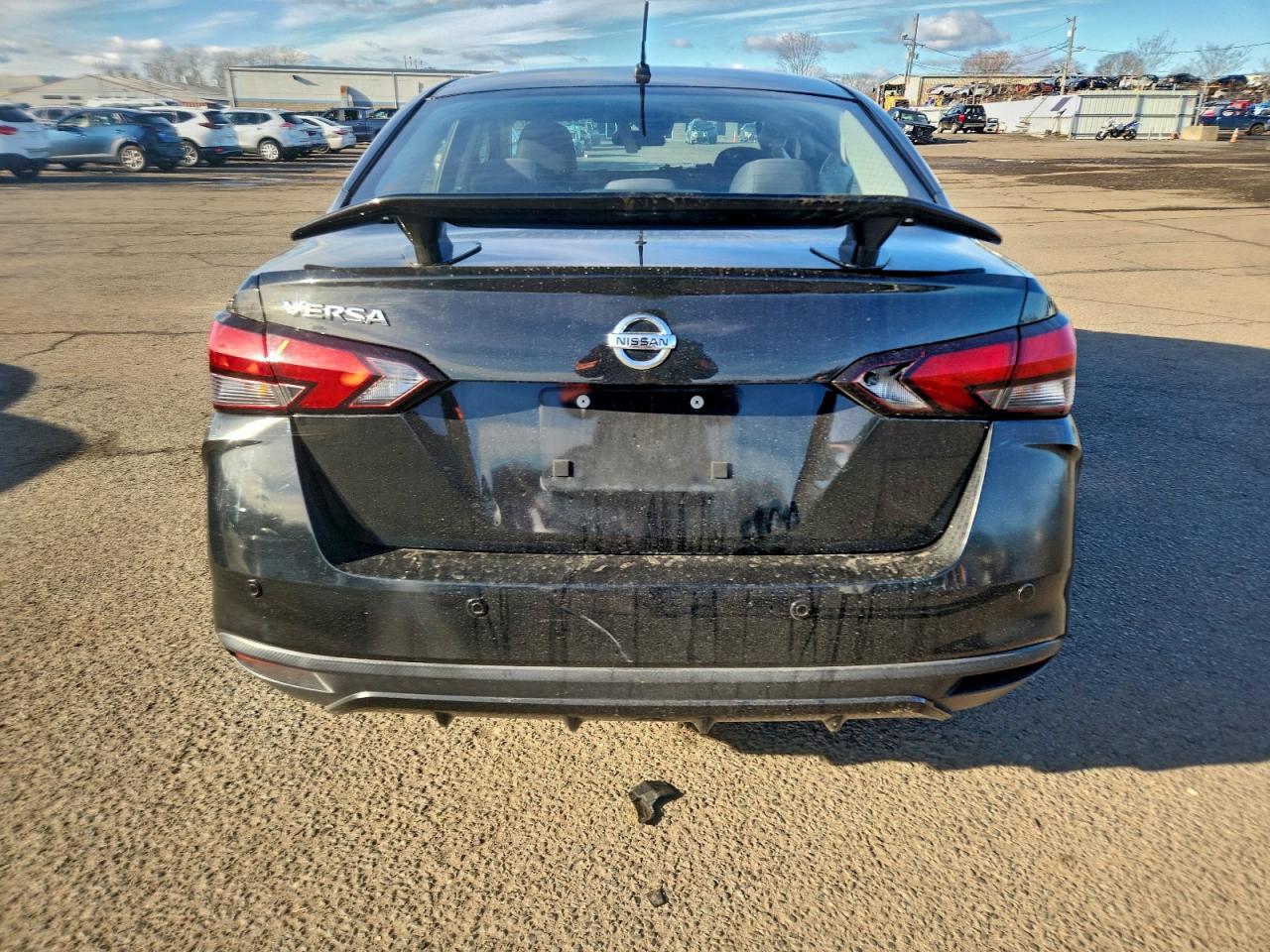 2021 NISSAN VERSA S photo 6