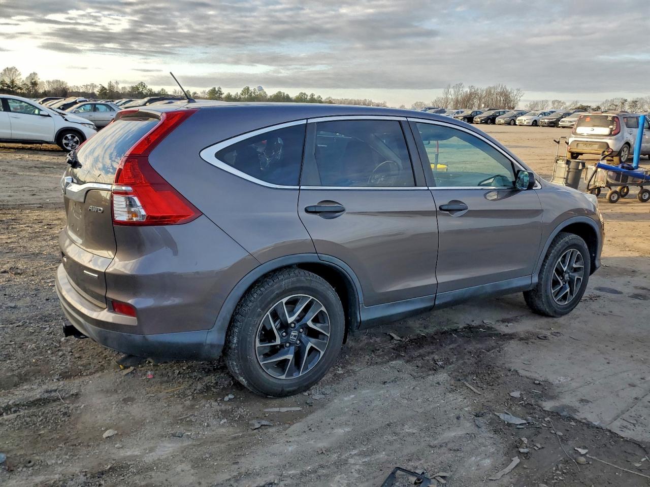 2016 HONDA CR-V SE photo 3