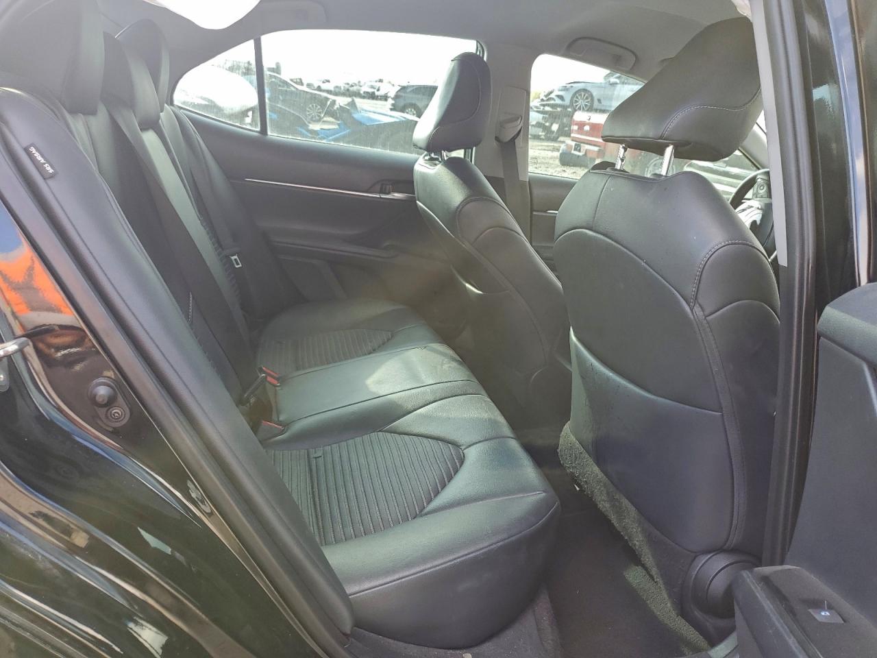 2019 TOYOTA CAMRY L photo 10