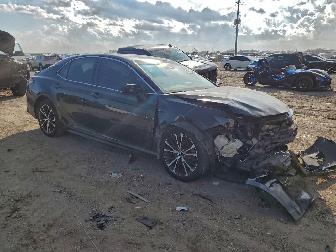 2019 TOYOTA CAMRY L photo 4