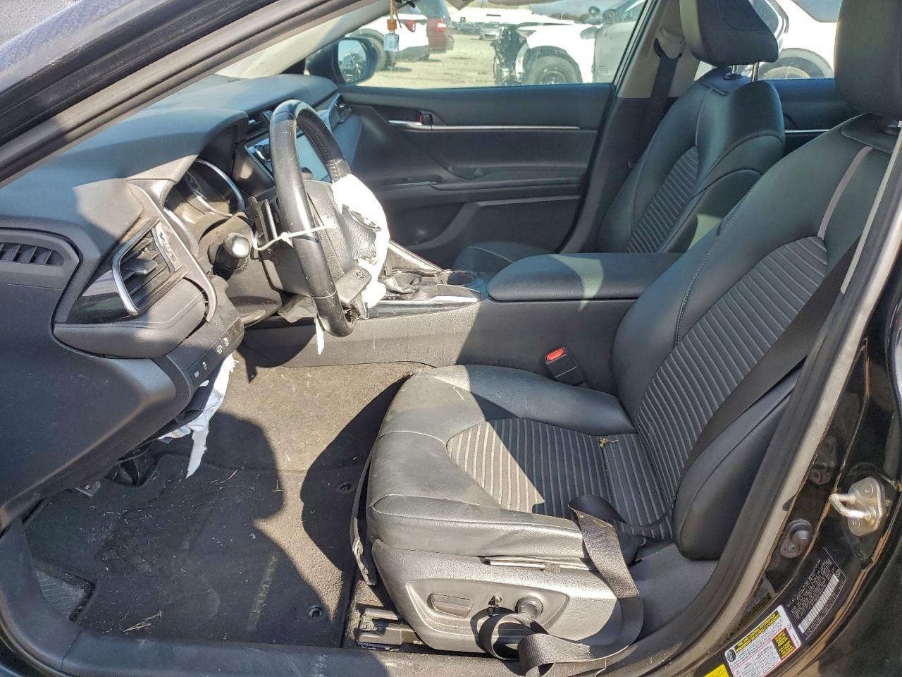 2019 TOYOTA CAMRY L photo 7