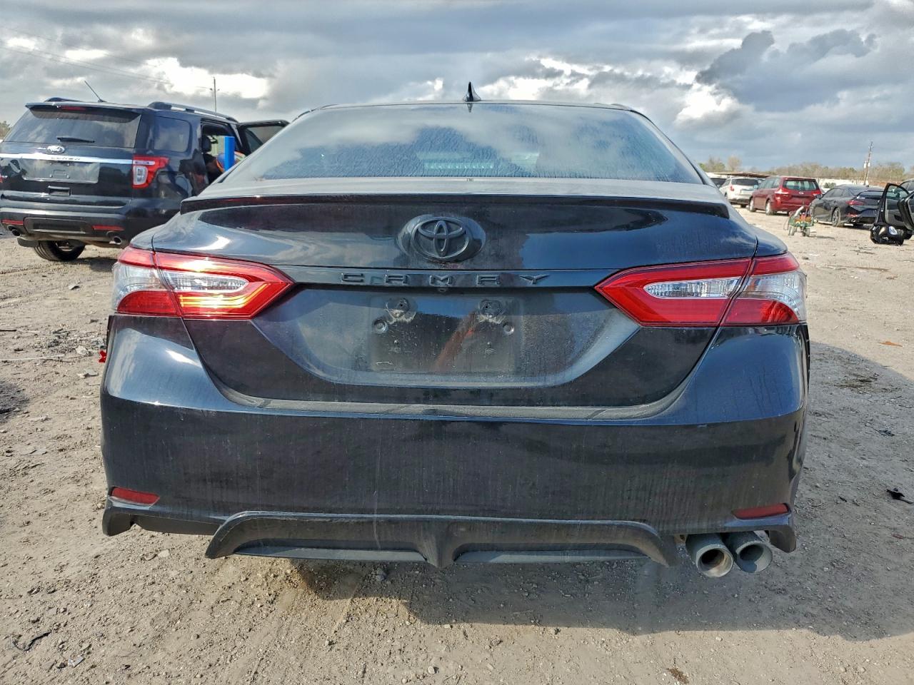 2019 TOYOTA CAMRY L photo 6