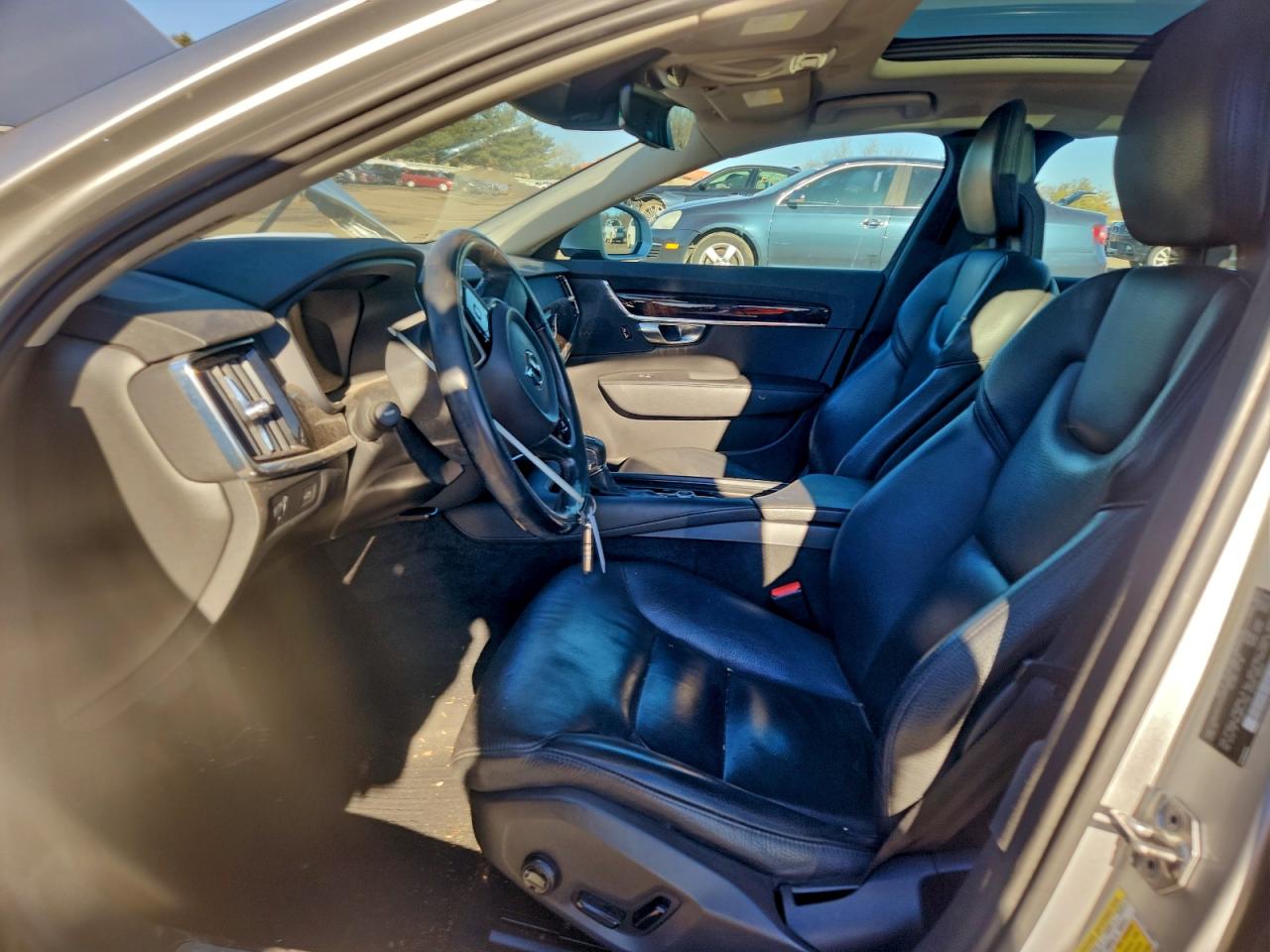 2018 VOLVO S90 T6 MOMENTUM photo 7