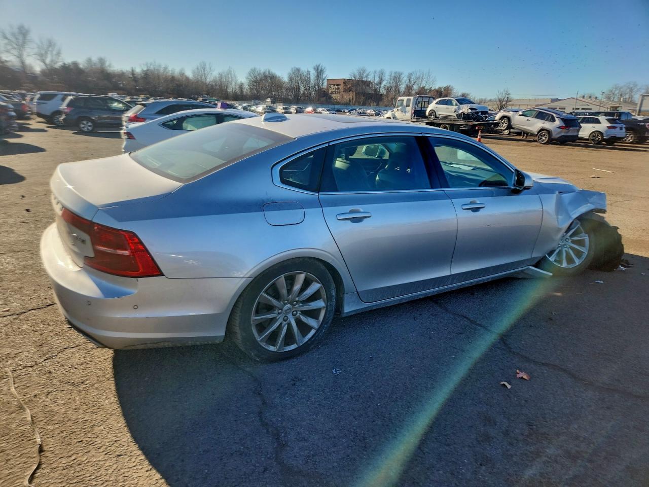 2018 VOLVO S90 T6 MOMENTUM photo 3