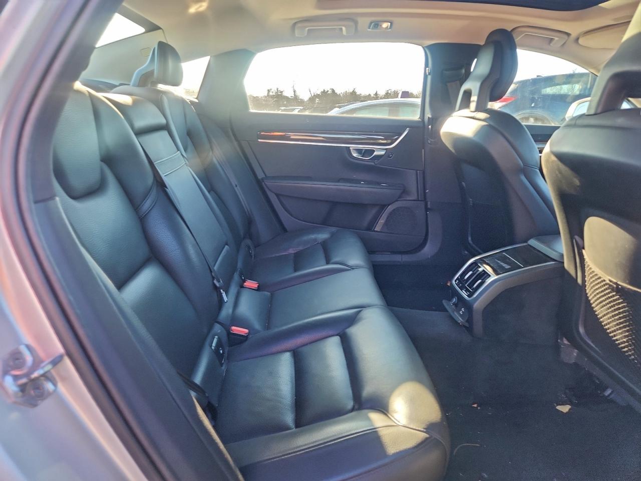 2018 VOLVO S90 T6 MOMENTUM photo 10