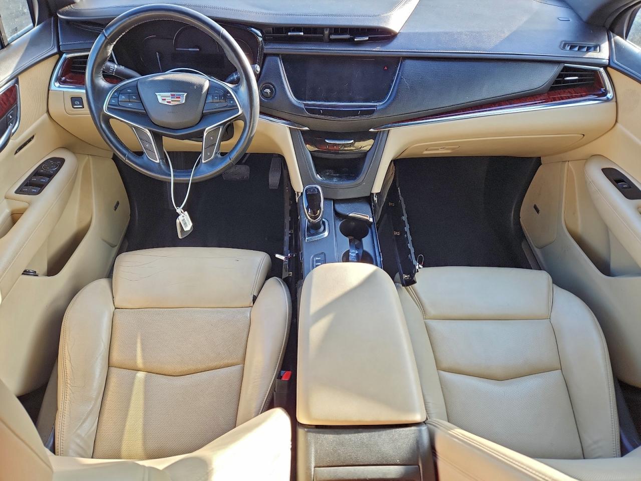 2017 CADILLAC XT5 LUXURY photo 8
