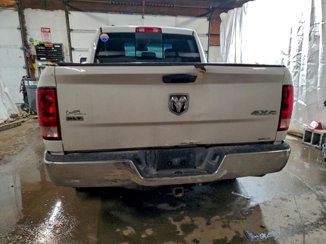 2014 RAM 1500 SLT photo 6