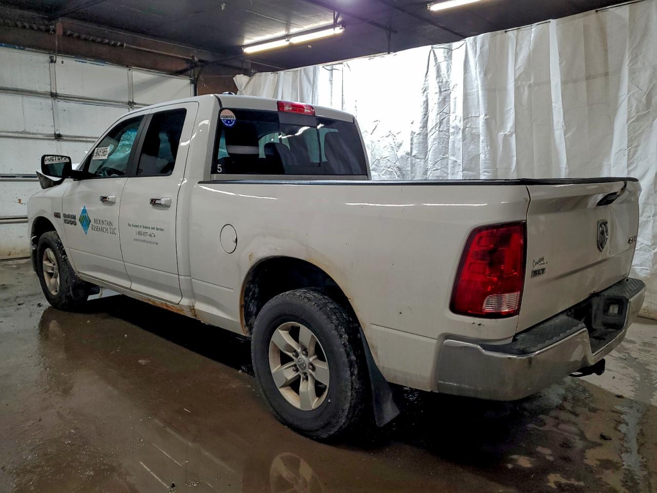 2014 RAM 1500 SLT photo 2