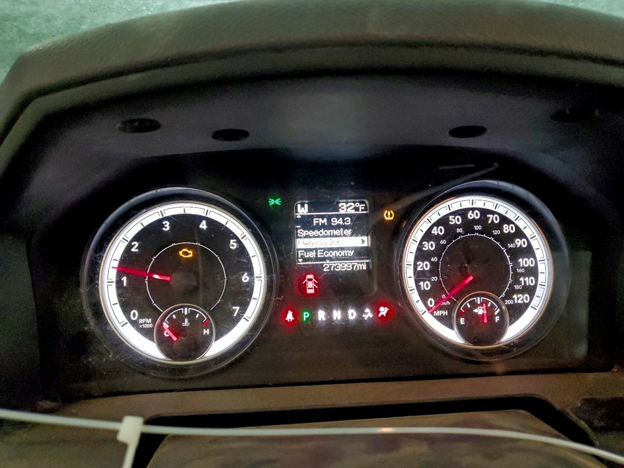 2014 RAM 1500 SLT photo 9