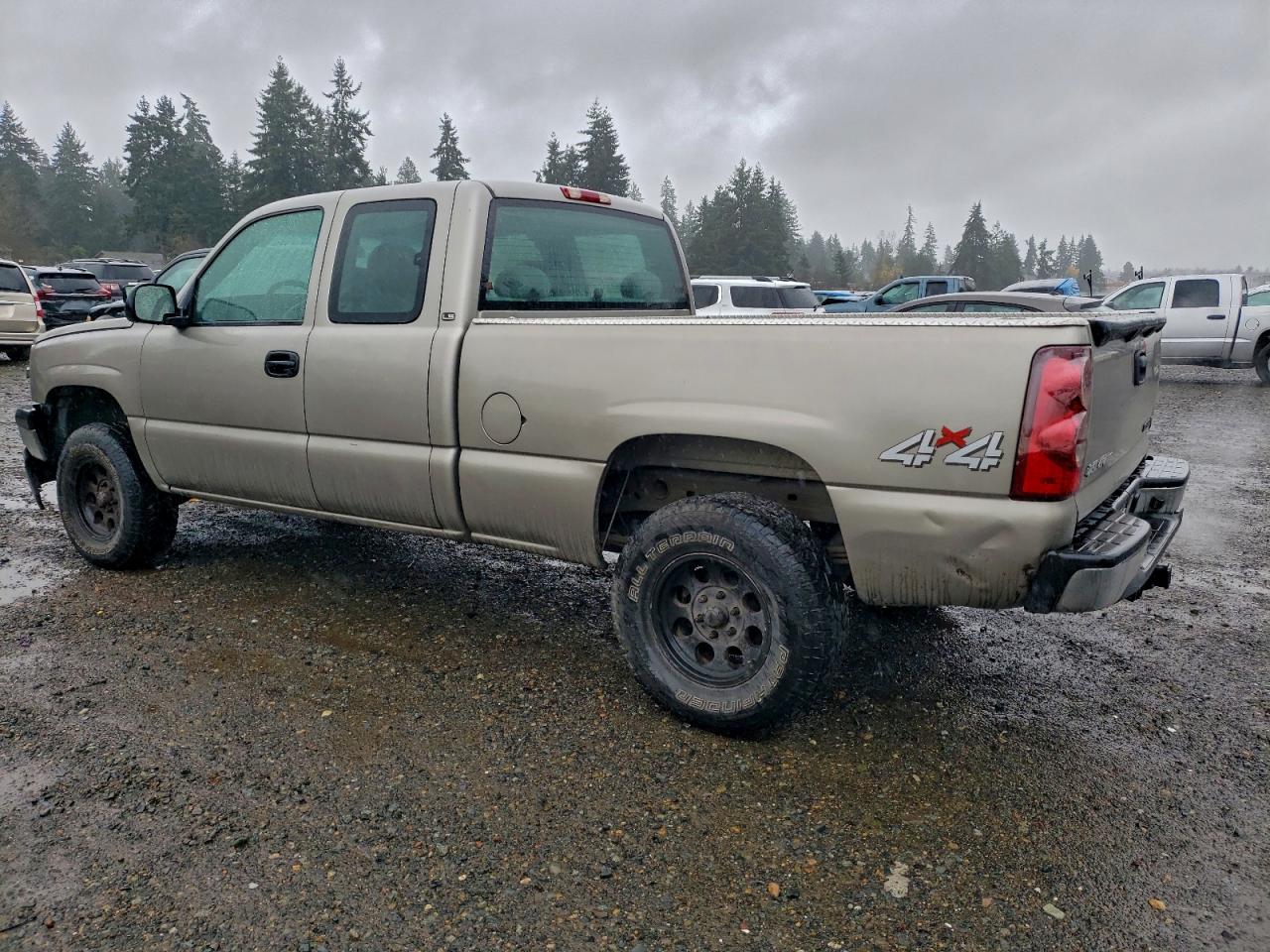 2003 CHEVROLET SILVERADO K1500 photo 2