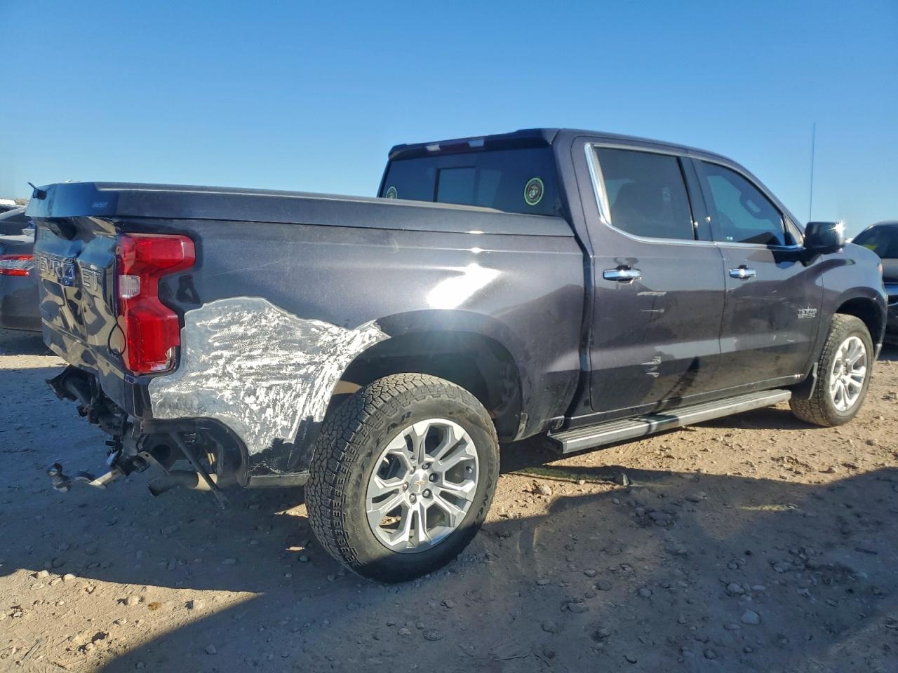 2023 CHEVROLET SILVERADO K1500 LTZ photo 3