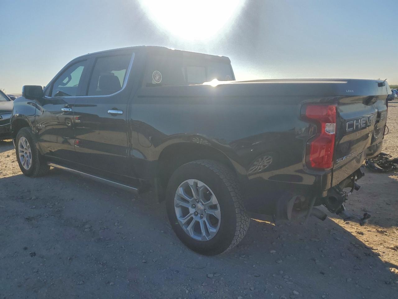 2023 CHEVROLET SILVERADO K1500 LTZ photo 2