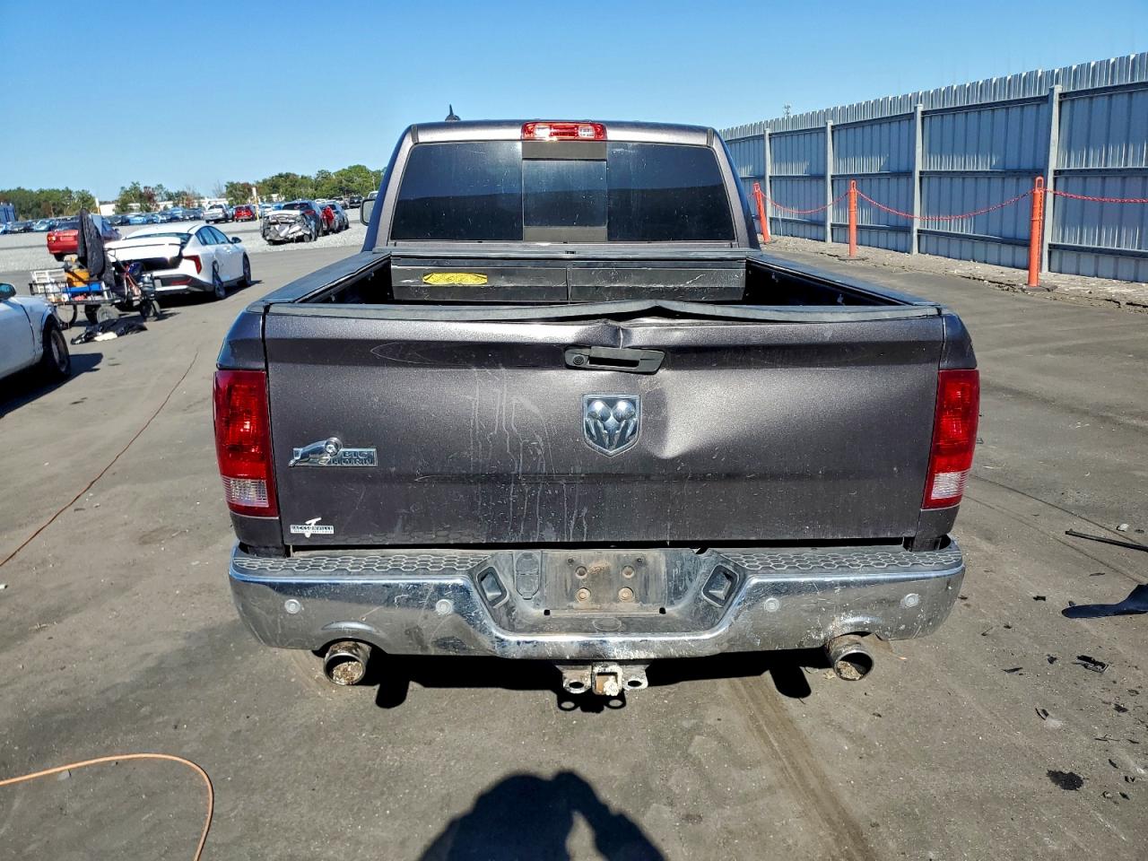 2019 RAM 1500 CLASSIC SLT photo 6