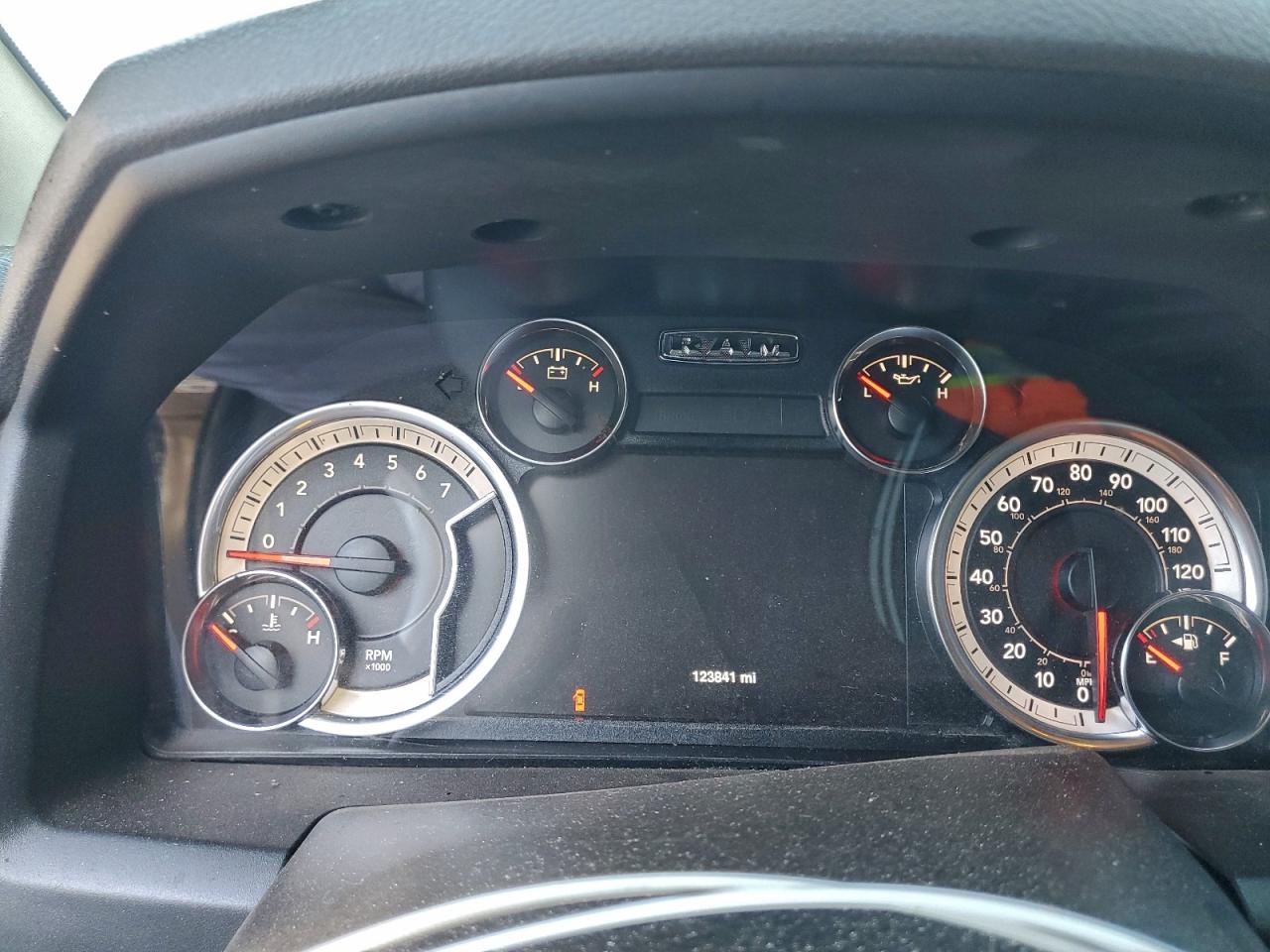 2019 RAM 1500 CLASSIC SLT photo 9