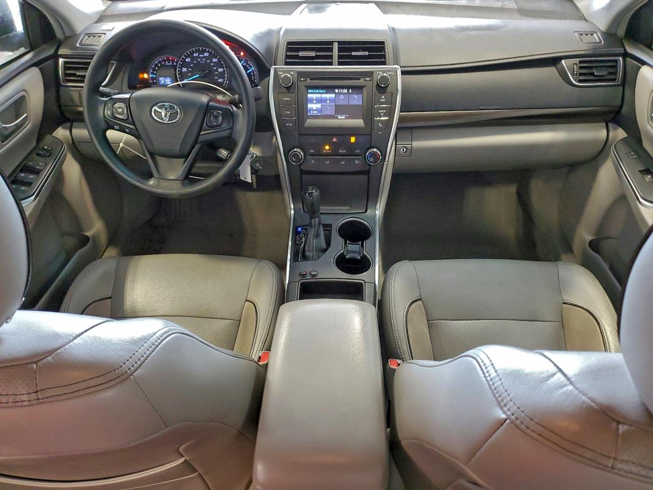 2015 TOYOTA CAMRY LE photo 8