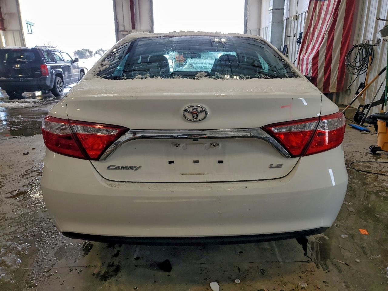 2015 TOYOTA CAMRY LE photo 6