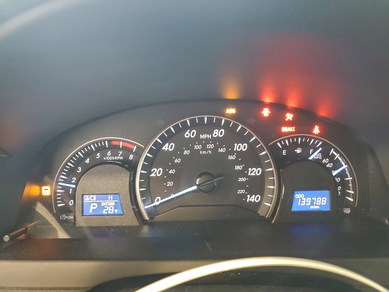 2015 TOYOTA CAMRY LE photo 9