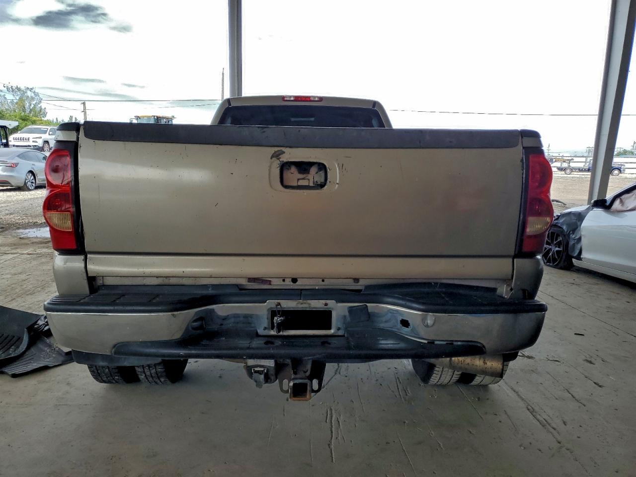 2002 GMC NEW SIERRA C3500 photo 6