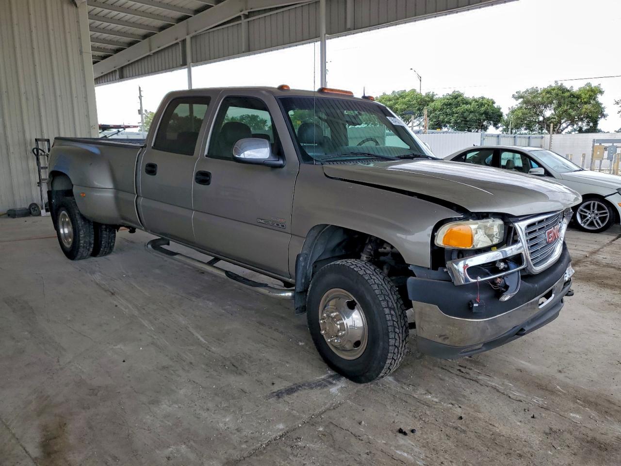 2002 GMC NEW SIERRA C3500 photo 4