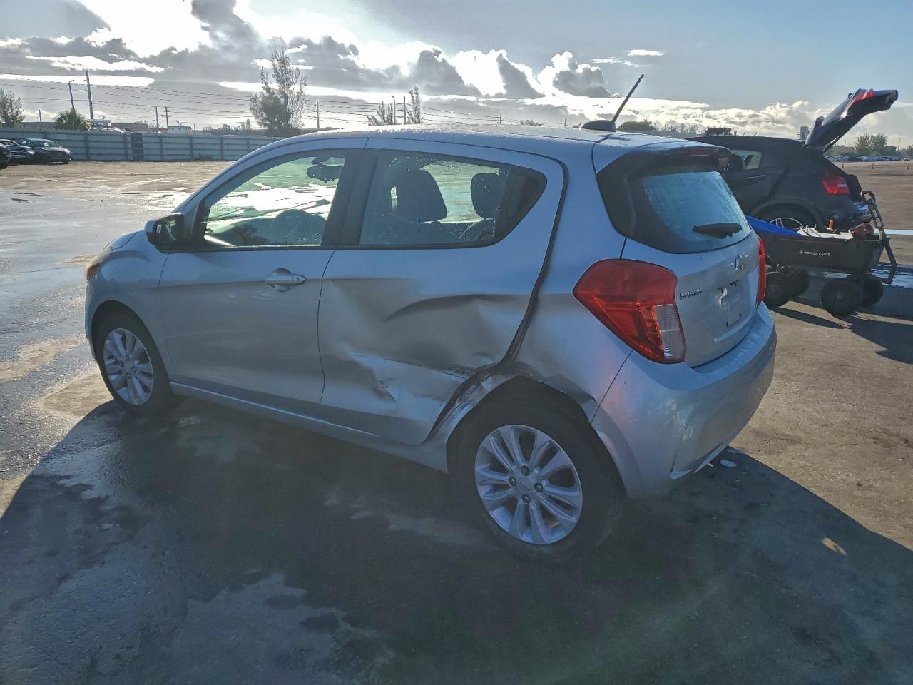 2018 CHEVROLET SPARK 1LT photo 2