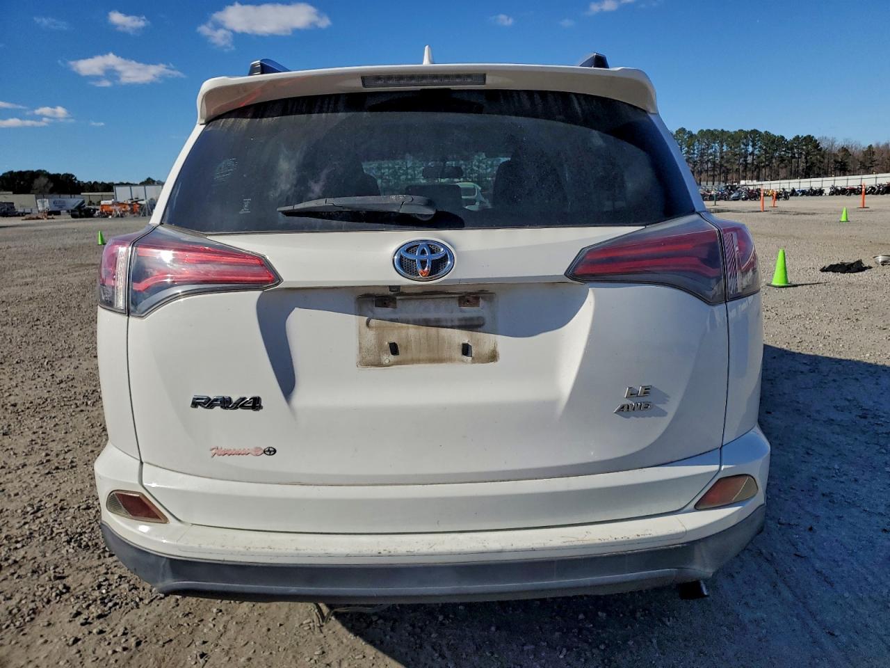 2016 TOYOTA RAV4 LE photo 6