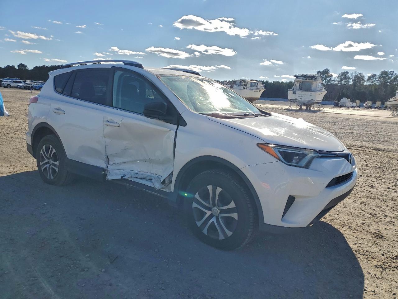 2016 TOYOTA RAV4 LE photo 4
