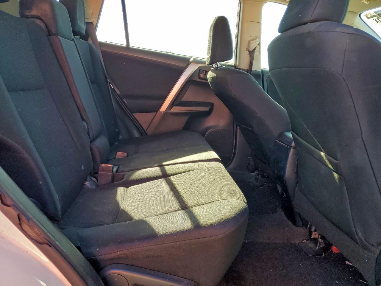 2016 TOYOTA RAV4 LE photo 11