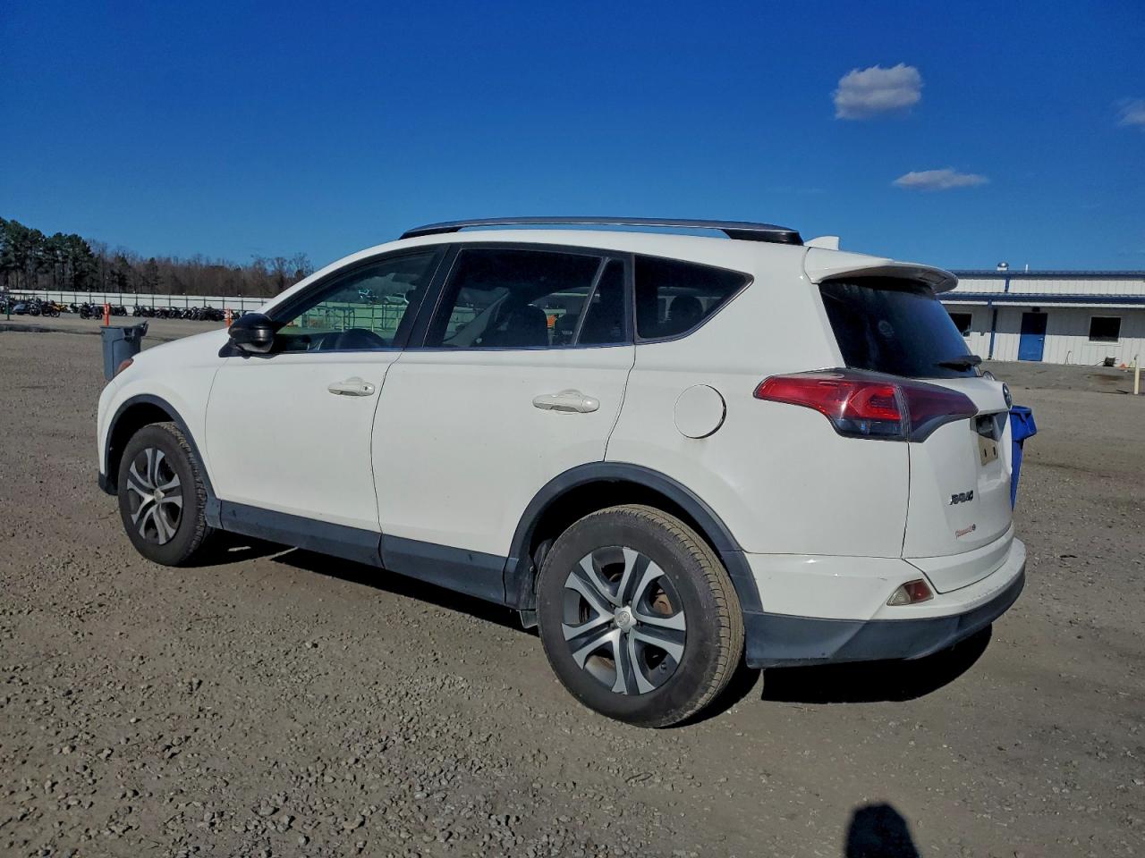 2016 TOYOTA RAV4 LE photo 2