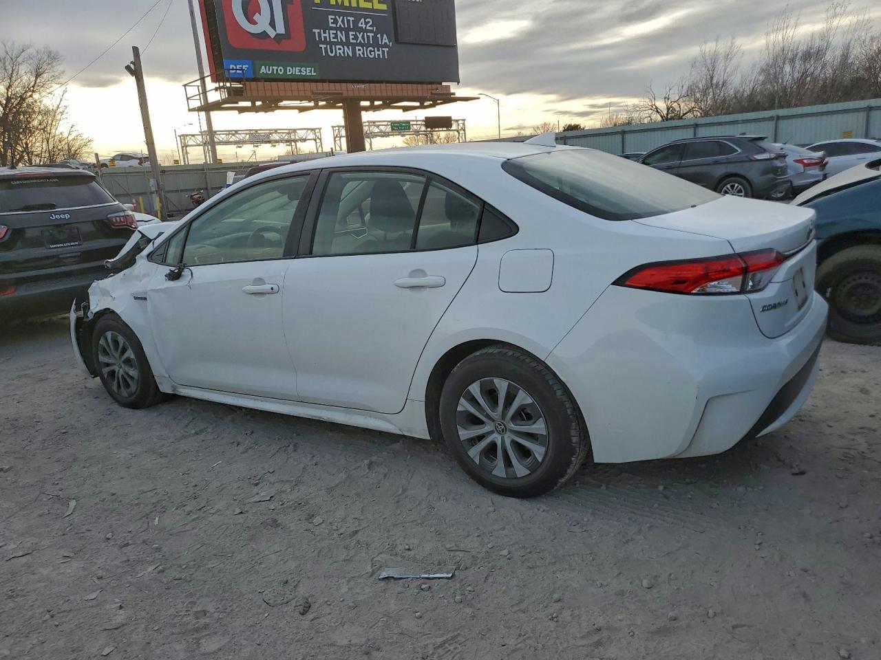 2020 TOYOTA COROLLA LE photo 2