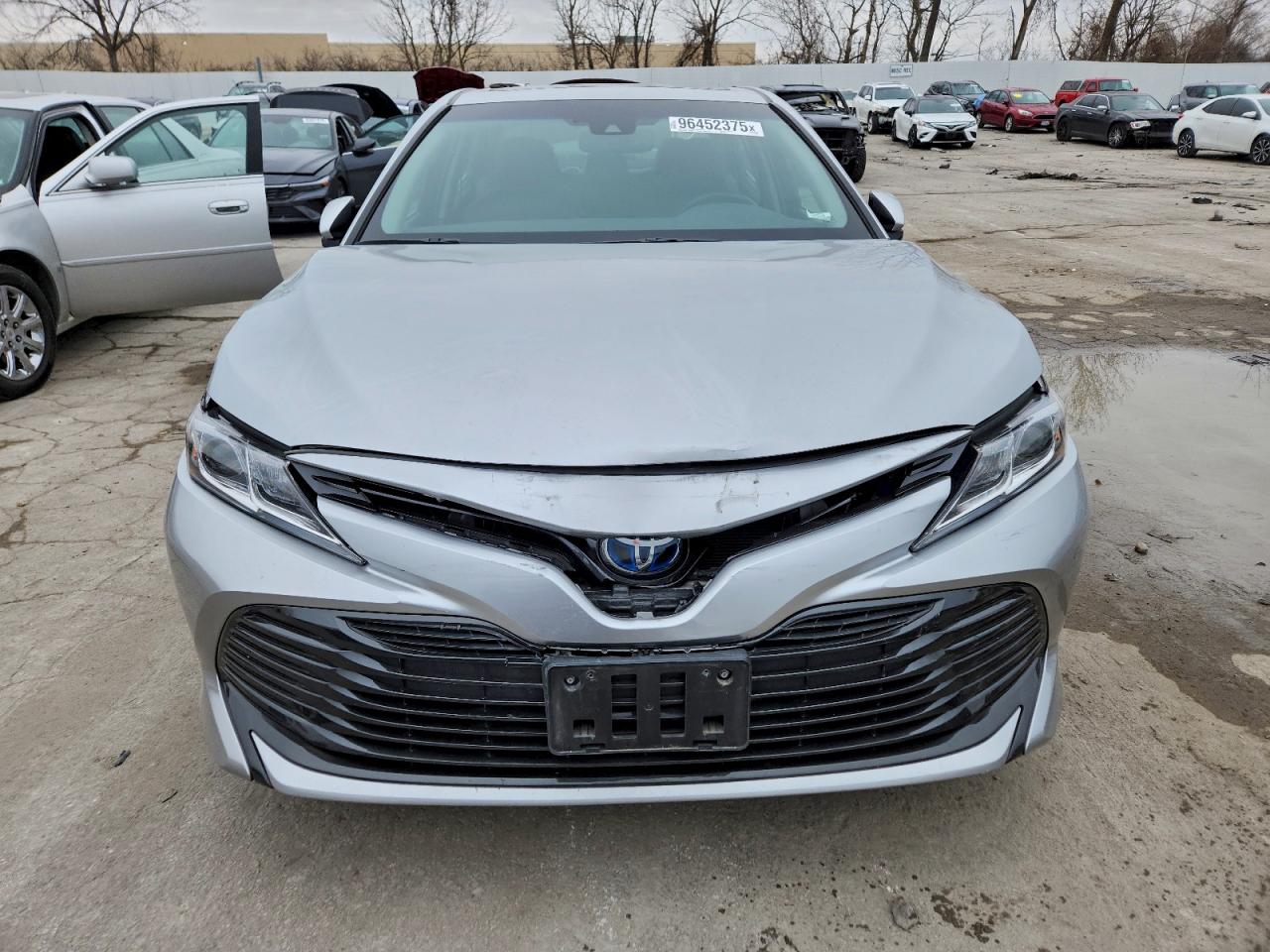 2018 TOYOTA CAMRY LE photo 5