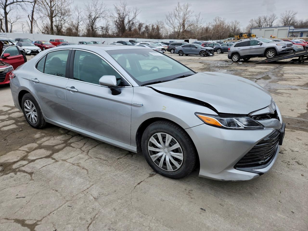 2018 TOYOTA CAMRY LE photo 4