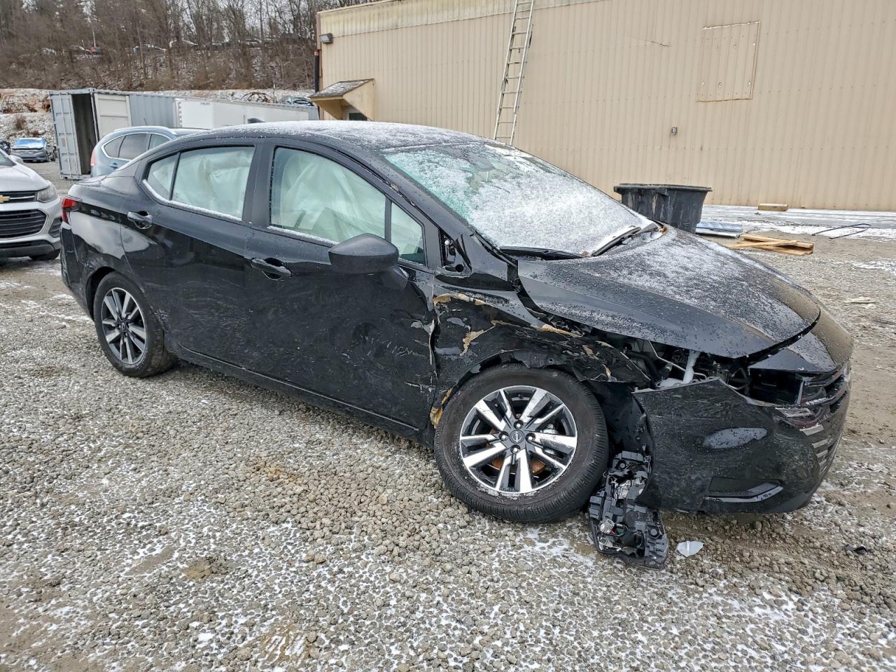 2025 NISSAN VERSA SV photo 4