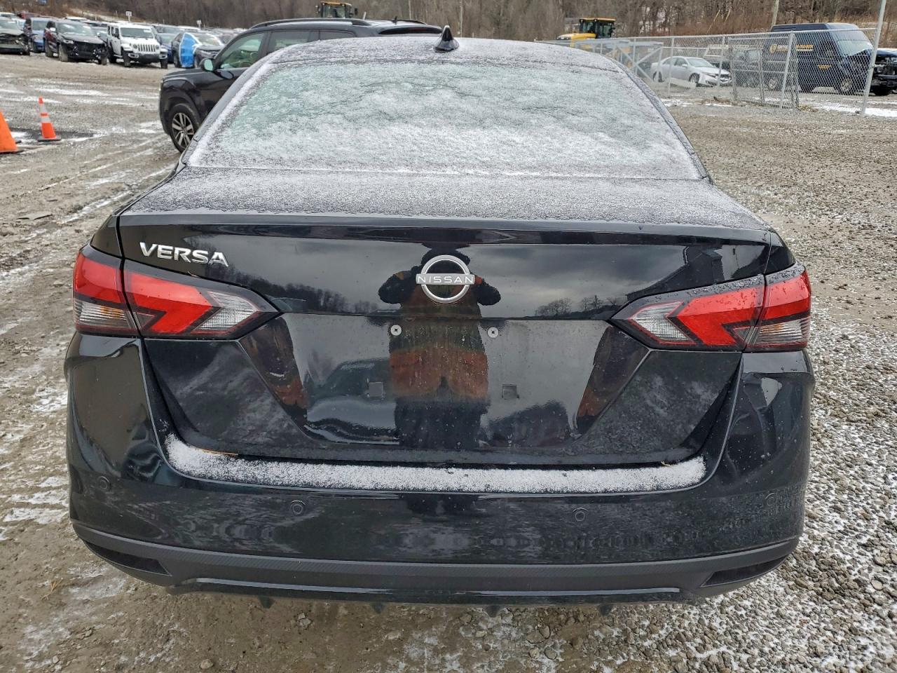 2025 NISSAN VERSA SV photo 6