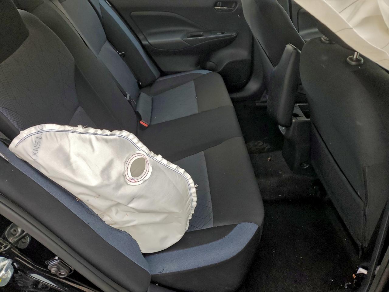 2025 NISSAN VERSA SV photo 10