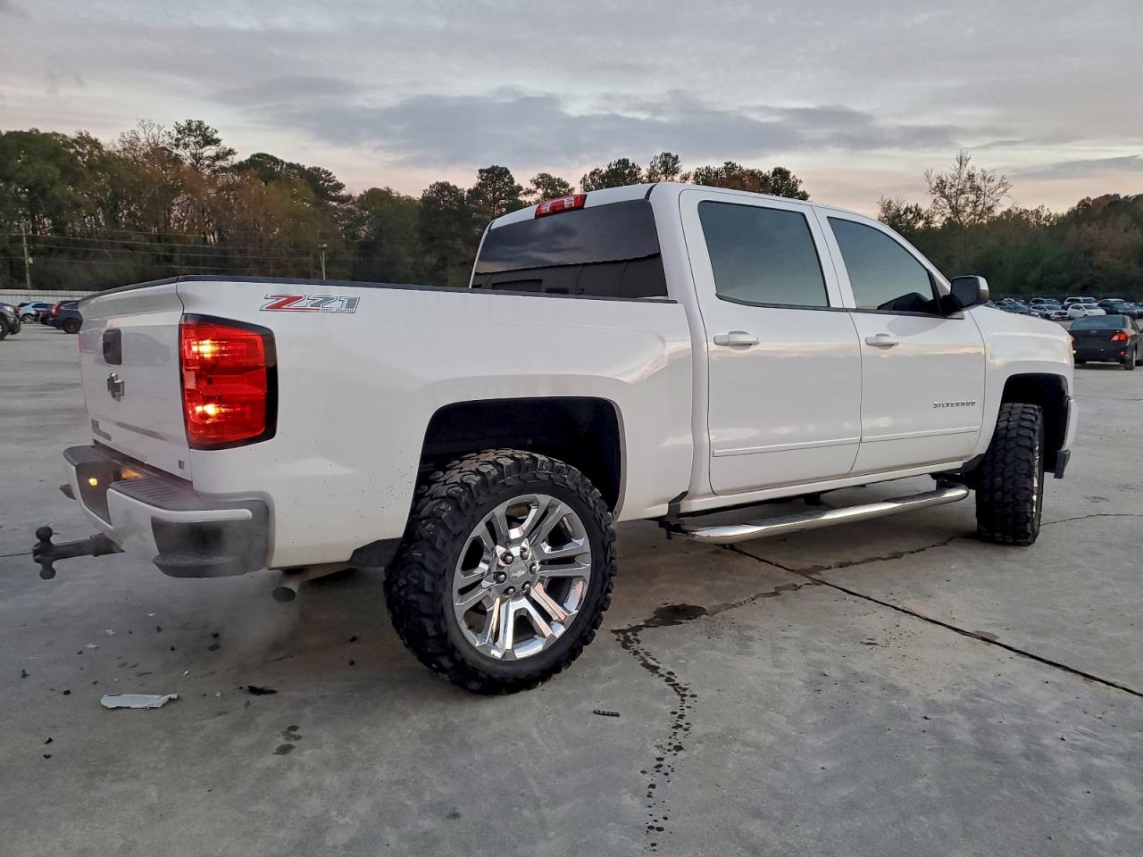 2017 CHEVROLET SILVERADO K1500 LT photo 3