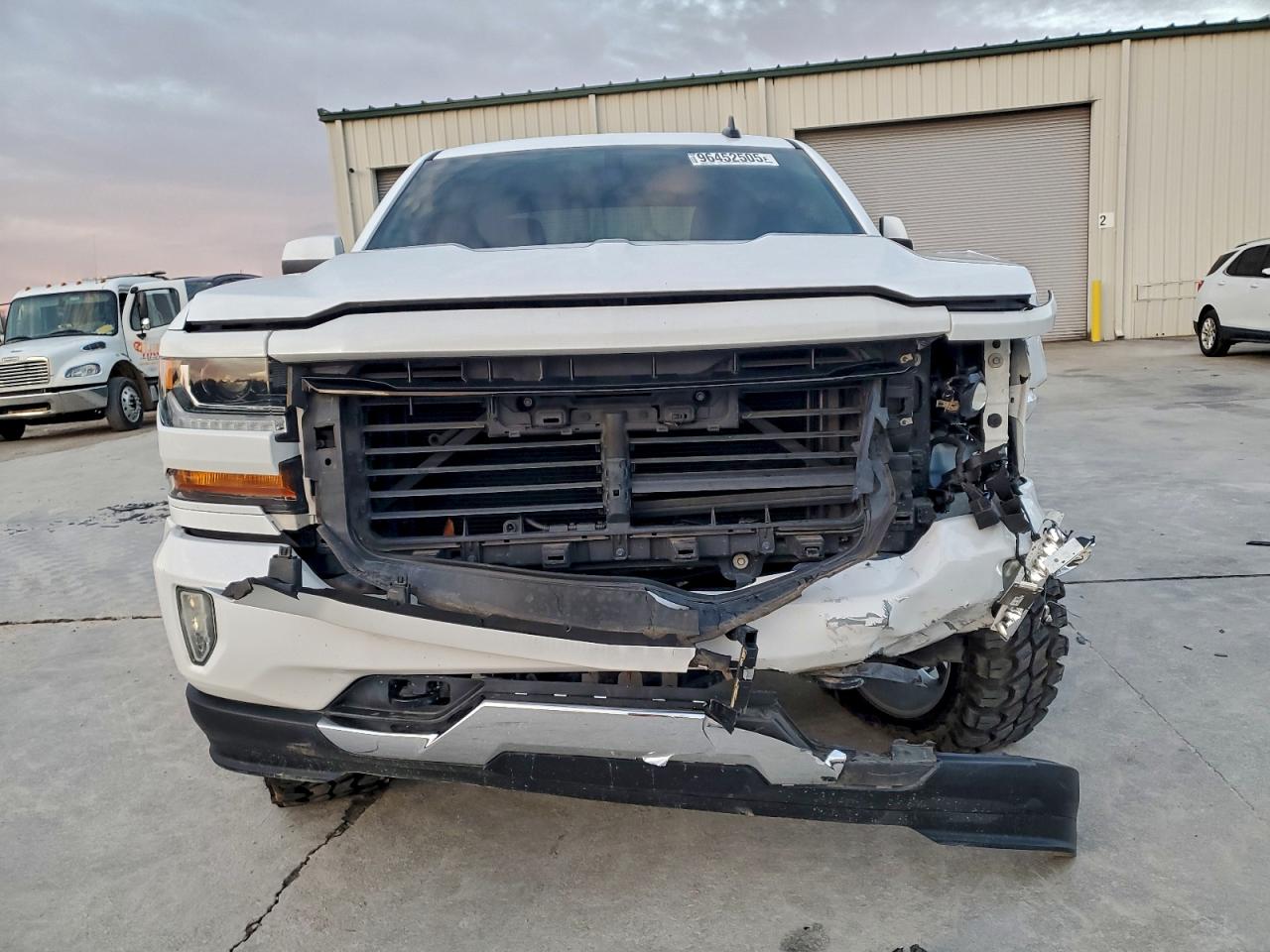 2017 CHEVROLET SILVERADO K1500 LT photo 5