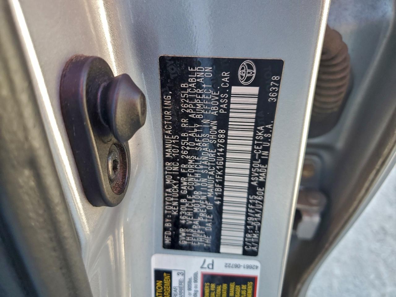 2016 TOYOTA CAMRY LE photo 12