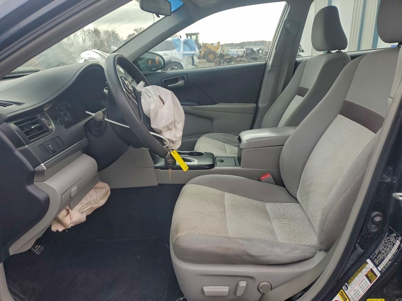 2013 TOYOTA CAMRY L photo 7