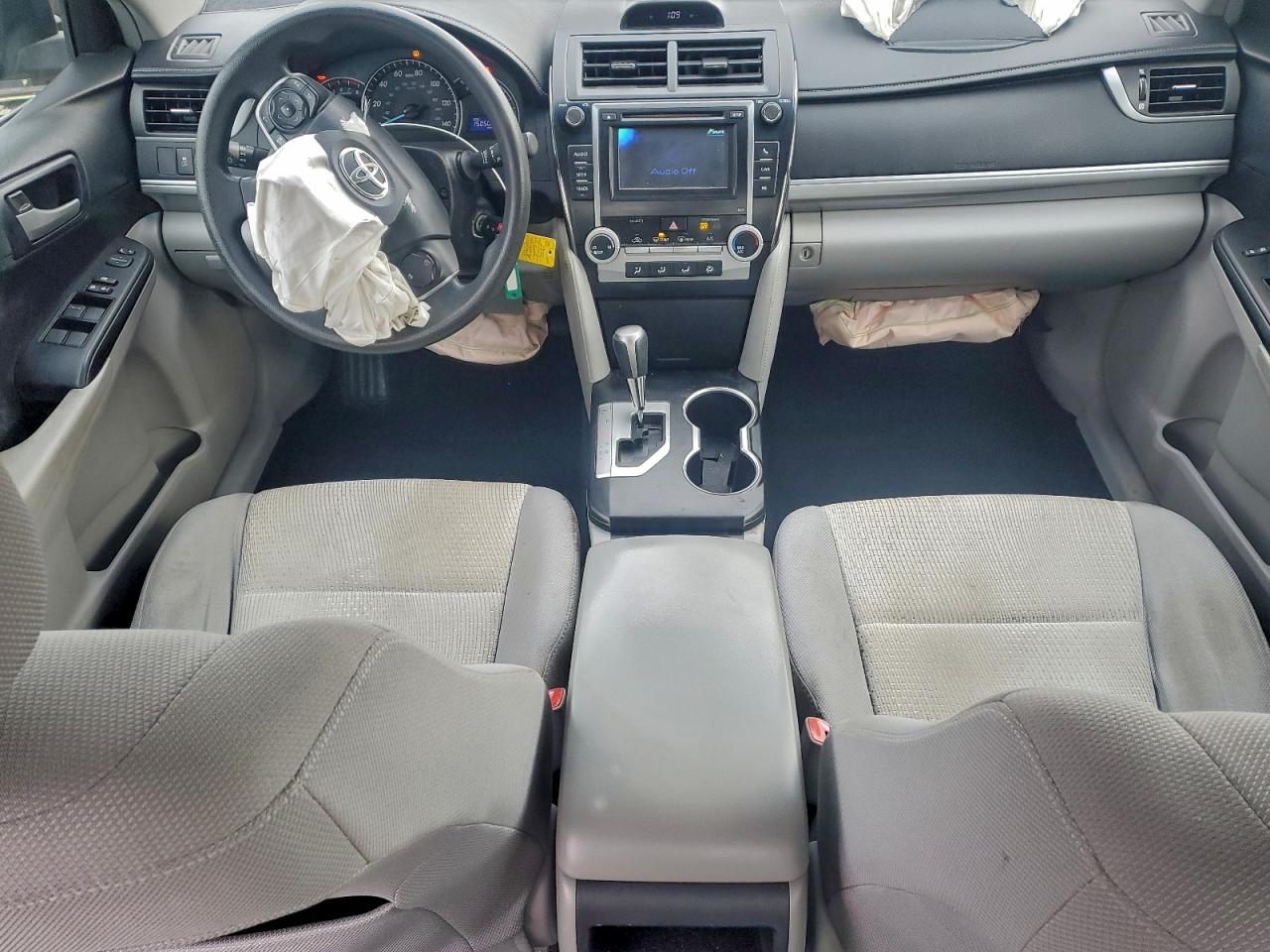 2013 TOYOTA CAMRY L photo 8