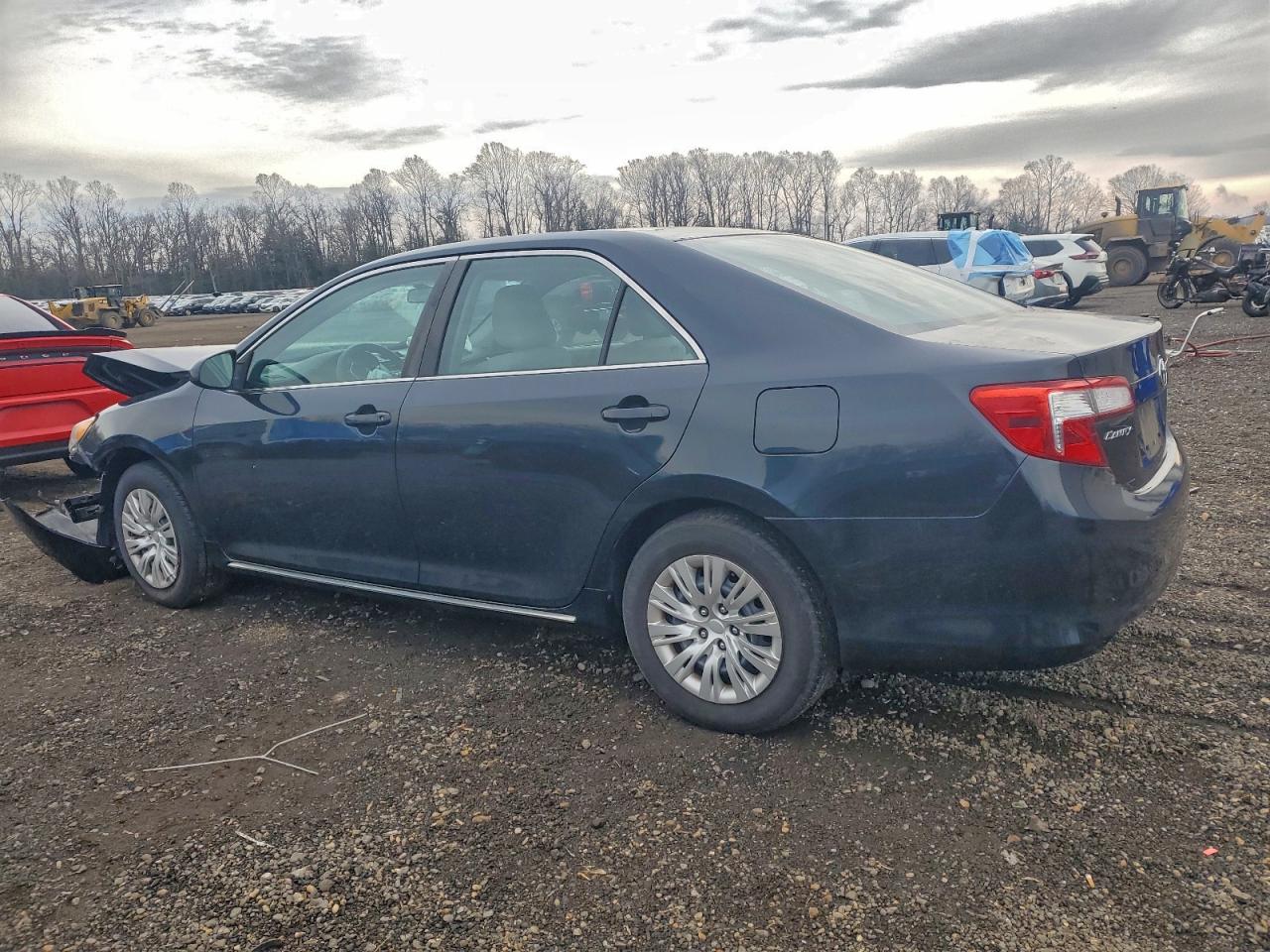 2013 TOYOTA CAMRY L photo 2