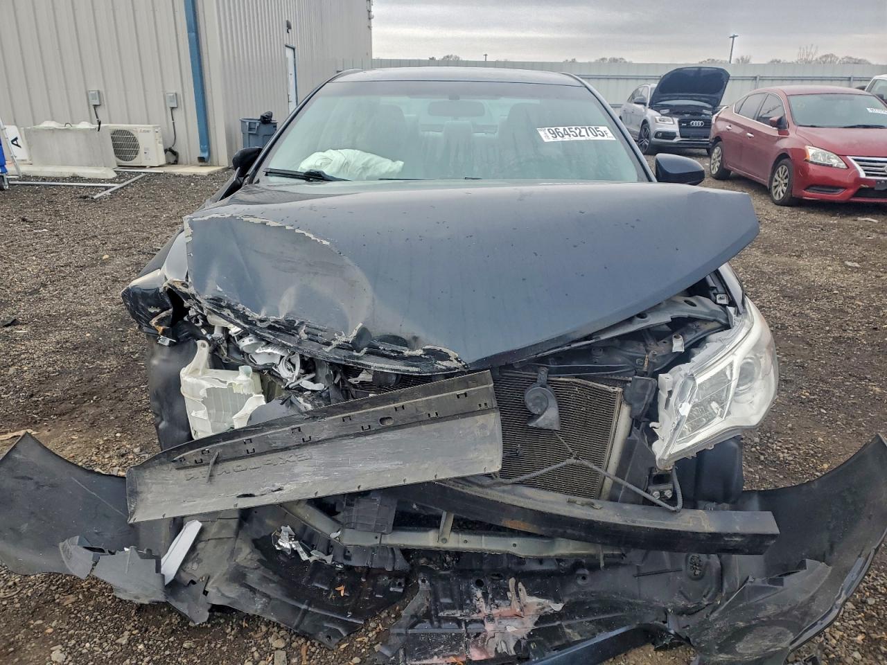 2013 TOYOTA CAMRY L photo 11