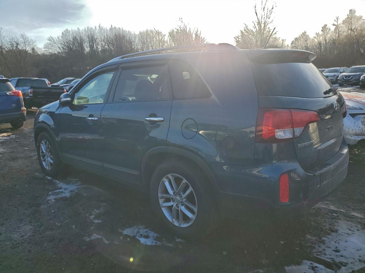 2014 KIA SORENTO LX photo 2