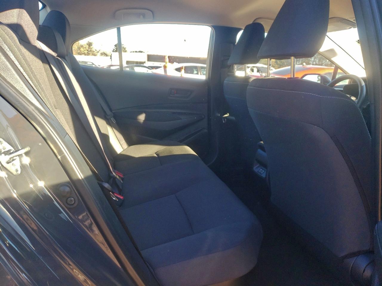 2025 TOYOTA COROLLA LE photo 19