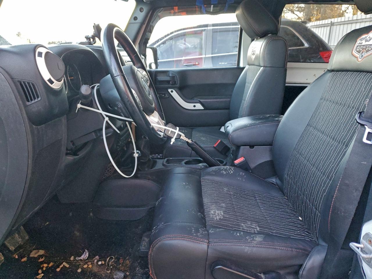 2012 JEEP WRANGLER SAHARA photo 7