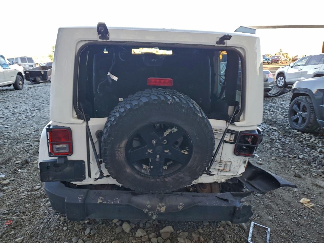 2012 JEEP WRANGLER SAHARA photo 6