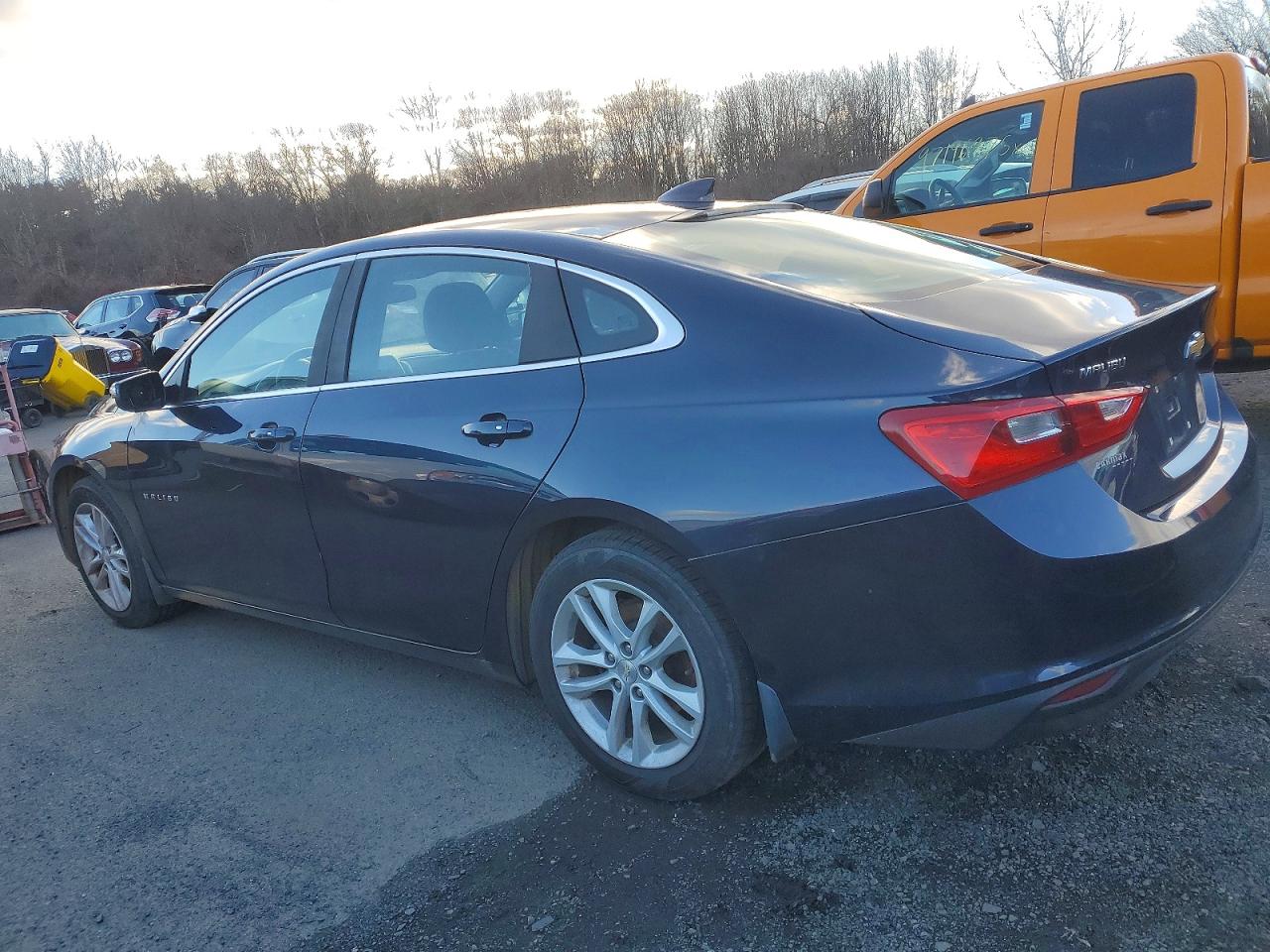 2017 CHEVROLET MALIBU LT photo 2