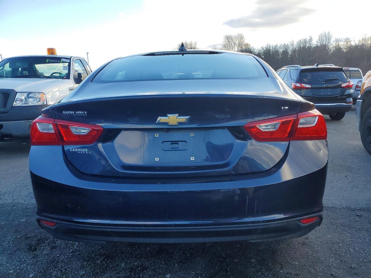 2017 CHEVROLET MALIBU LT photo 6