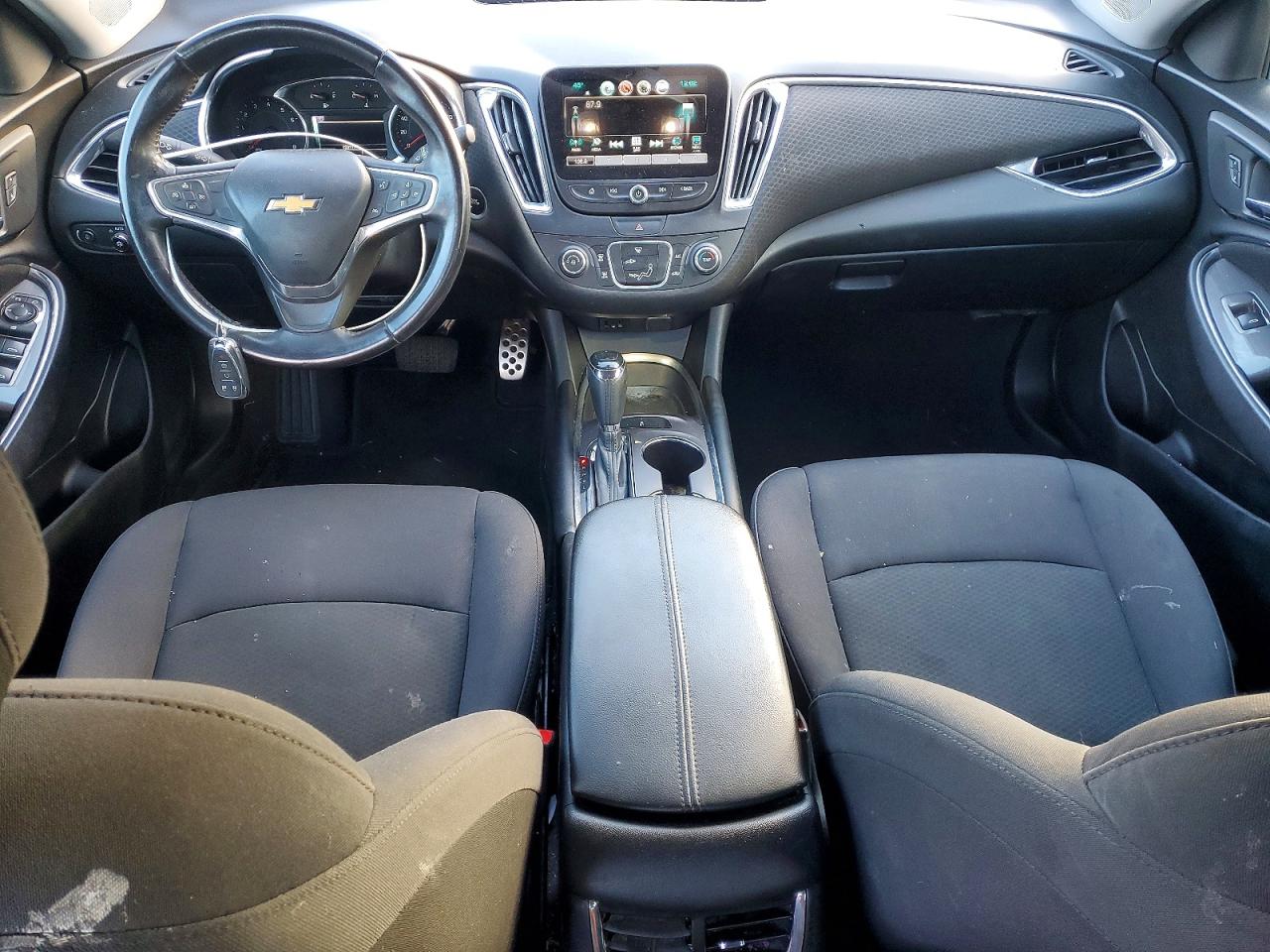 2017 CHEVROLET MALIBU LT photo 8